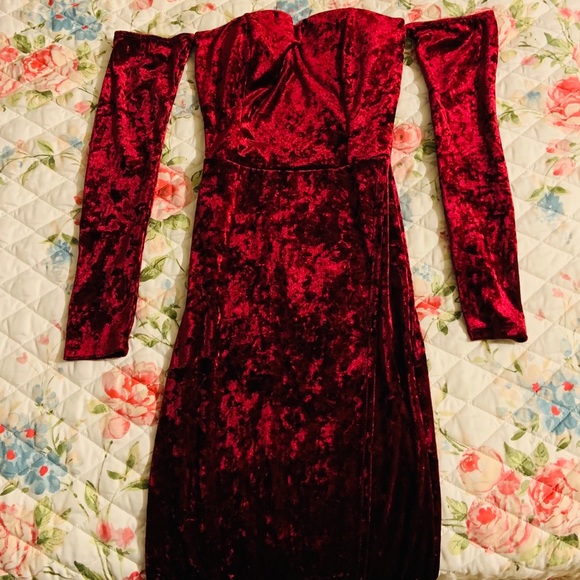 Holiday Party Velvet Maxi Dress - Picture 3 of 5